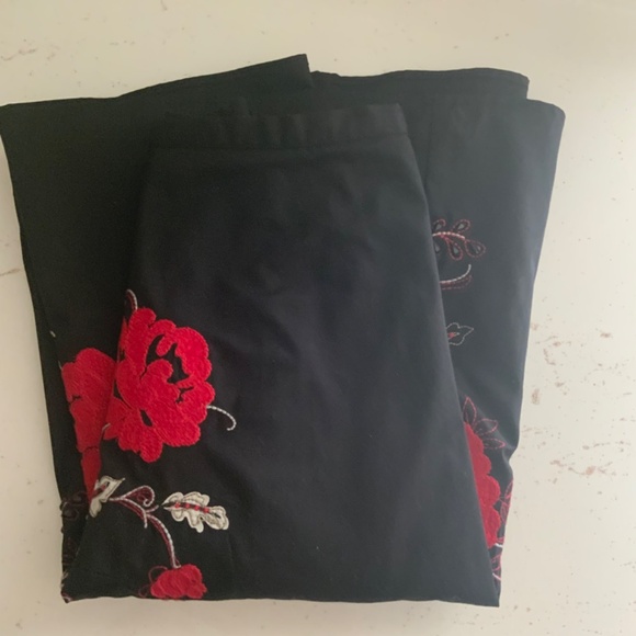 Retro Fully Lined Skirt With Beautiful Flower Embroidery - Picture 4 of 11